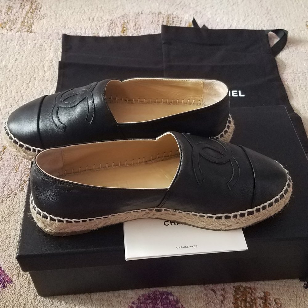 CHANEL Interlocking CC Logo Leather Espadrilles - Picture 1 of 4
